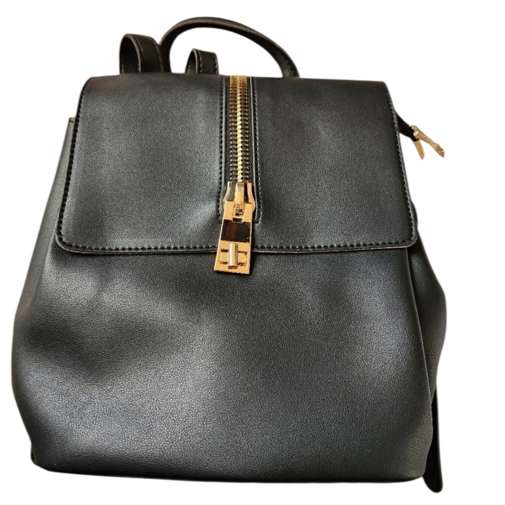 Backpack NWT Purse Twist Lock and Zipper Closure